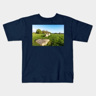 Long Meg and Her Daughters Kids T-Shirt